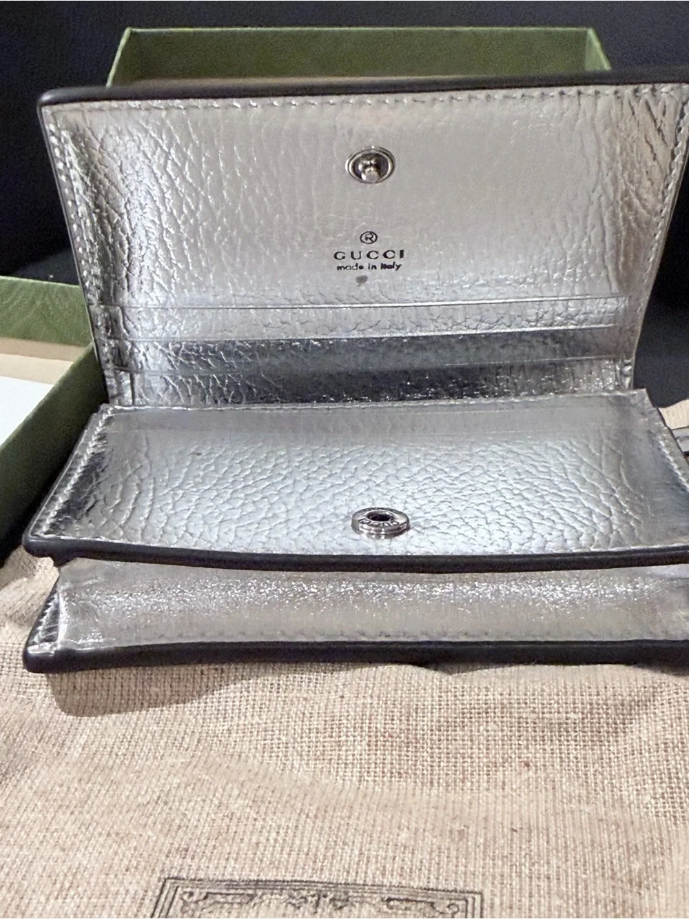 Gucci compact metallic
